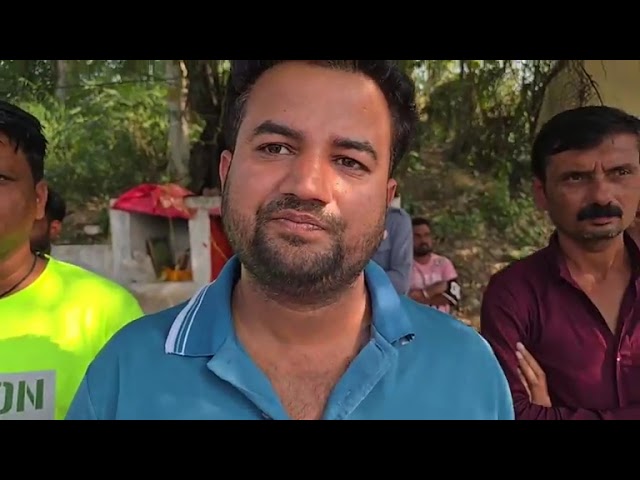 🚐💬 E-Rickshaw Owners Raise Voices!