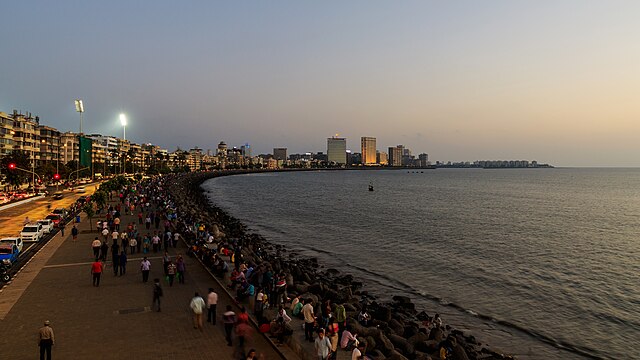 Mumbai_03-2016_46_evening_at_Marine_Drive Home