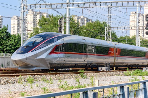 China's CR450 Bullet Train at high speed