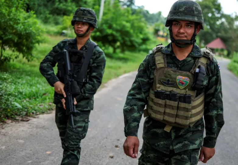 Thai soldier on border patrol