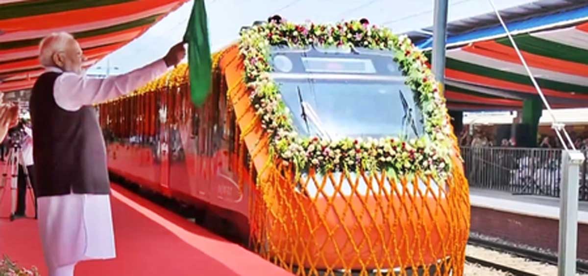 Prime Minister Narendra Modi flagging off Amrit Bharat Express trains in Thiruvananthapuram