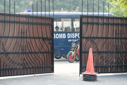 Delhi Bomb Hoax Panic: Schools Evacuated, Metro Patrols Surge As Khalistan-Linked Threats Grip Capital