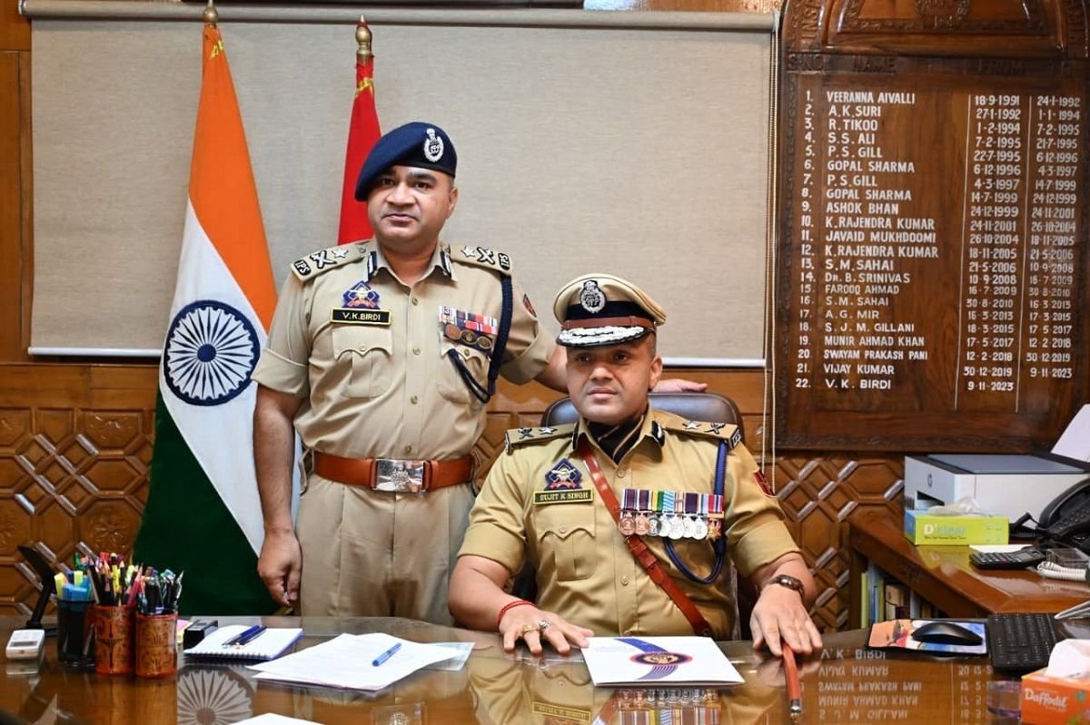 Major Police Reshuffle in J&K: M.K. Sinha Appointed Intelligence Chief; Sujit Kumar New IGP Kashmir, Tejinder Singh Gets Jammu Zone