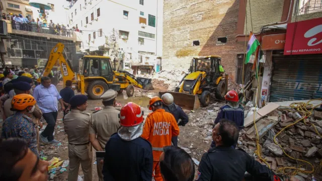 Delhi PG Hostel Collapse: Death Toll Climbs to 7 in Satya Niketan; High Court Raps Civic Bodies & DU, Orders Urgent Structural Audit
