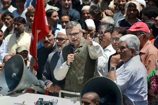 Omar Abdullah Slams Double Standards in Srinagar: 5 Hard-Hitting Counters to BJP’s Resignation Dare
