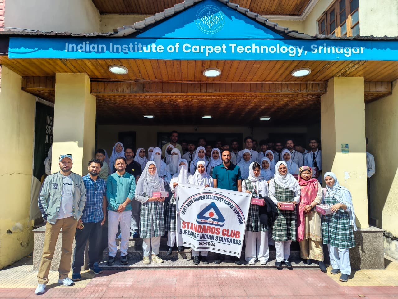 Preserving Heritage Through Science: BIS Standards Club Organises Exposure Tour for Kupwara Students to IICT Srinagar